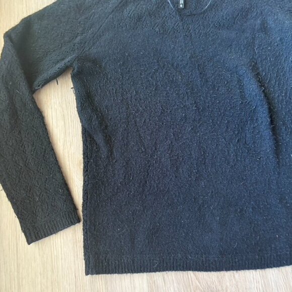 ** Kuhl merino wool blend sweater Black fuzzy Small - Picture 2 of 9